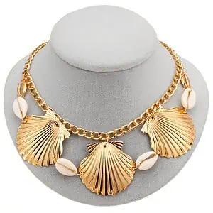 Collier Coquillage Cauris Blancs Et St-Jacques
