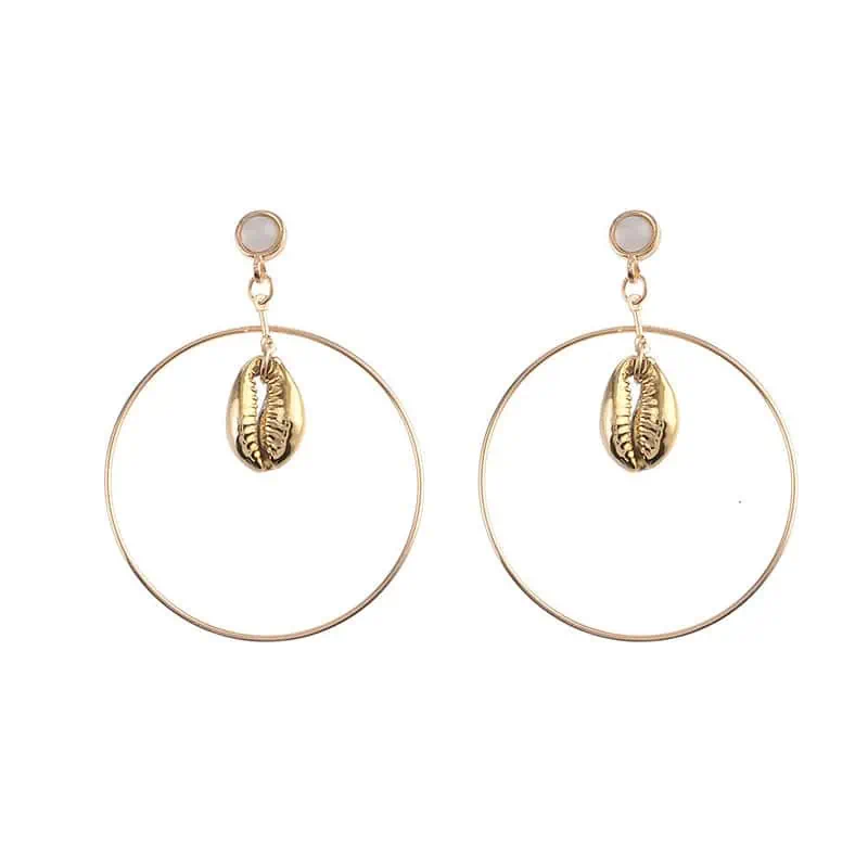 Boucles D'Oreilles Coquillages Créoles Dorées Avec Cauri