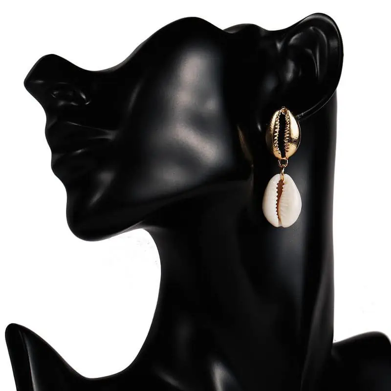 Boucles D'Oreilles Coquillages Cauri Blanc Et Doré – Image 2